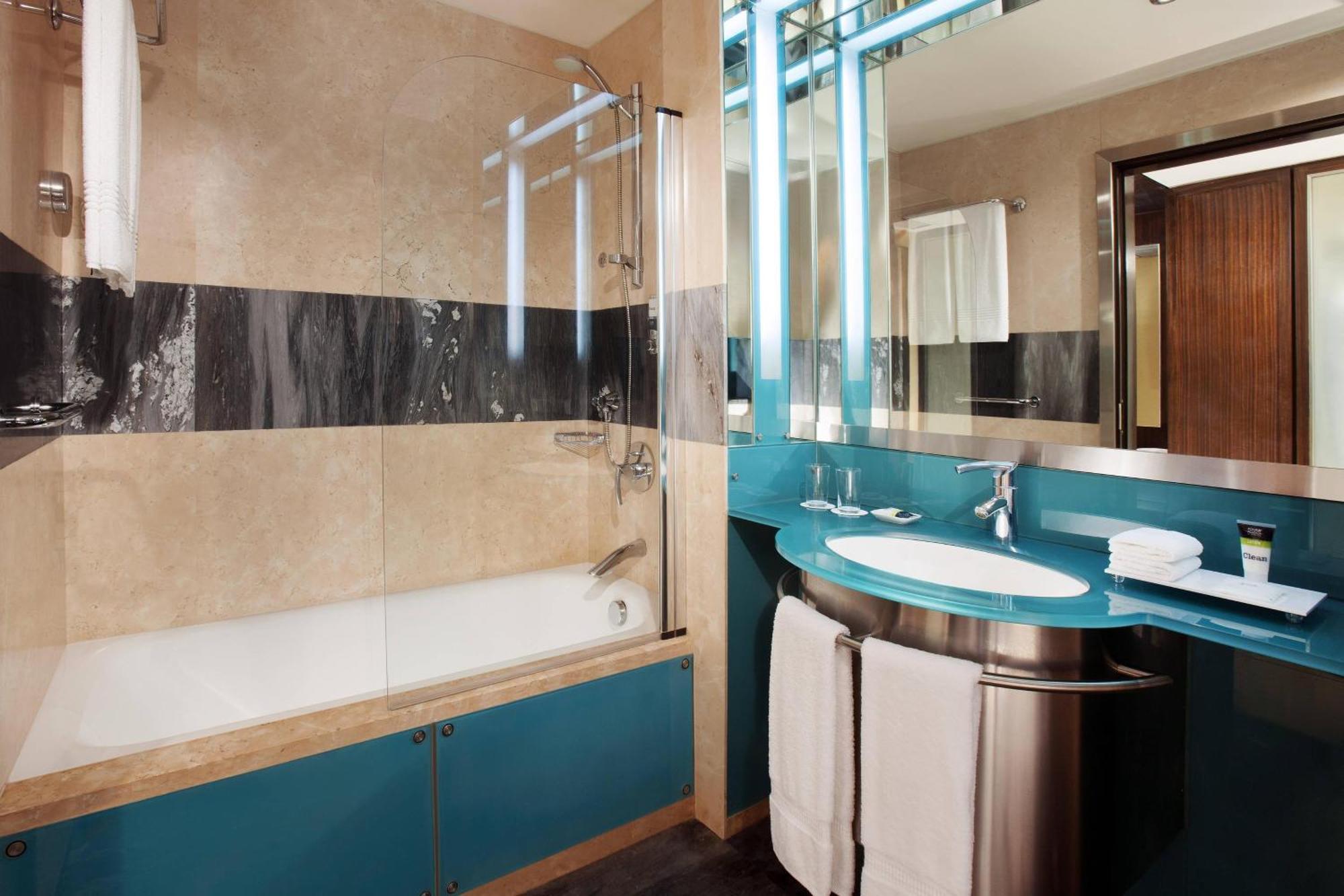 Four Points By Sheraton Le Verdun Бейрут Экстерьер фото
